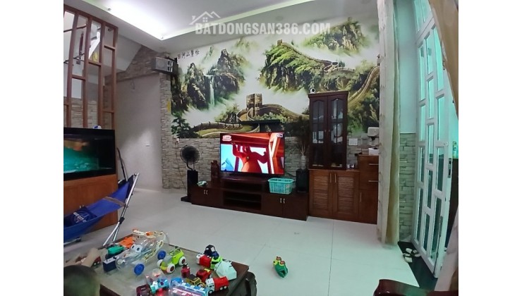 Bán nhà 3 tầng, 3PN Trần Thị Điệu, Phước Long, TP HCM. DT 95m2, SH, giá 7.35 tỷ. LH 0933125879